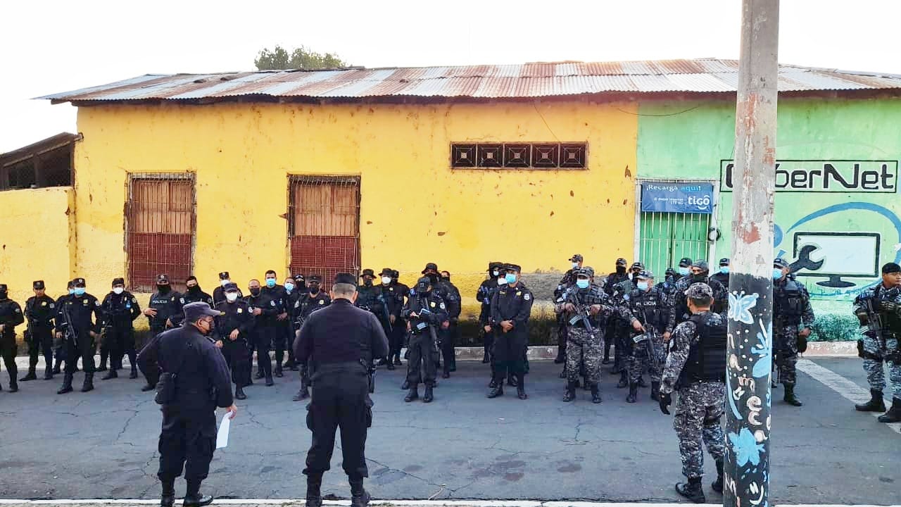 Policías se despliegan hoy en Chinameca en busca de delincuentes que amedrentan a los habitantes policias-se-despliegan-hoy-en-chinameca-en-busca-de-delincuentes-que-amedrentan-a-los-habitantes